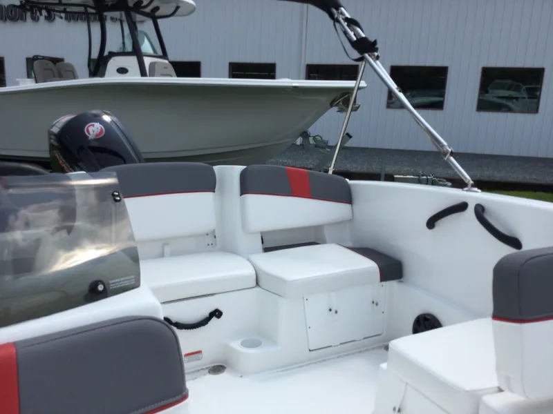 Slide: The Image of Tahoe T18 OB BLK/RED 115M 2024 - 5