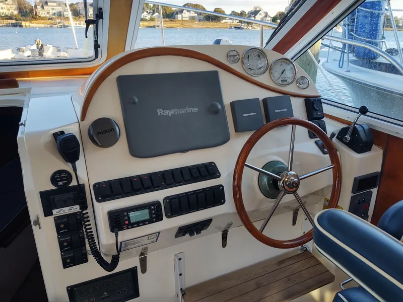 Slide: The Image of Life Savor helm console  - 29