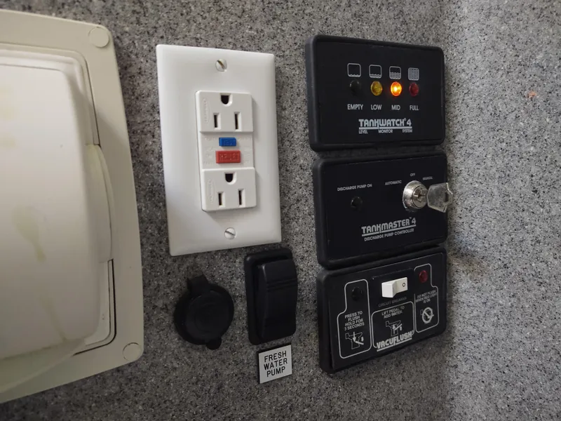 Slide: The Image of Life Savor holding tank control and monitor  - 45