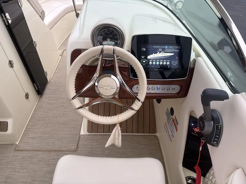 Slide: The Image of Chris-Craft Launch 28 GT 2025 - 14