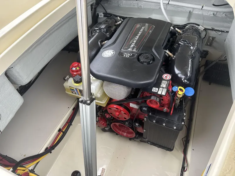 Slide: The Image of Chris-Craft Launch 28 GT 2025 - 20