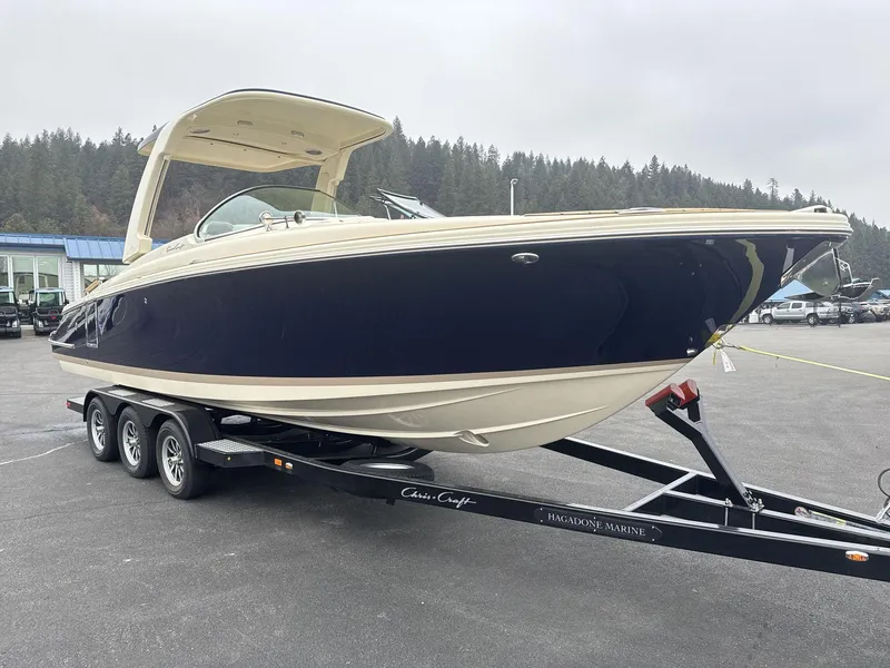 Slide: The Image of Chris-Craft Launch 28 GT 2025 - 3