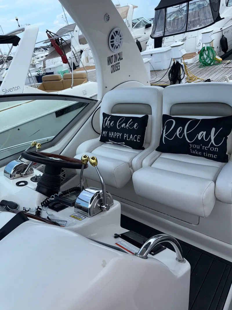 Slide: The Image of Sea Ray Sundancer 320 2006 - 29