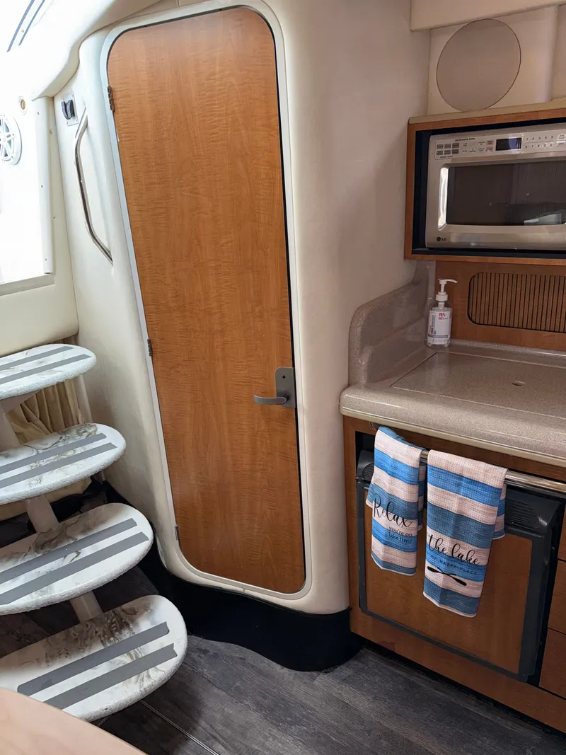 Slide: The Image of Sea Ray Sundancer 320 2006 - 31