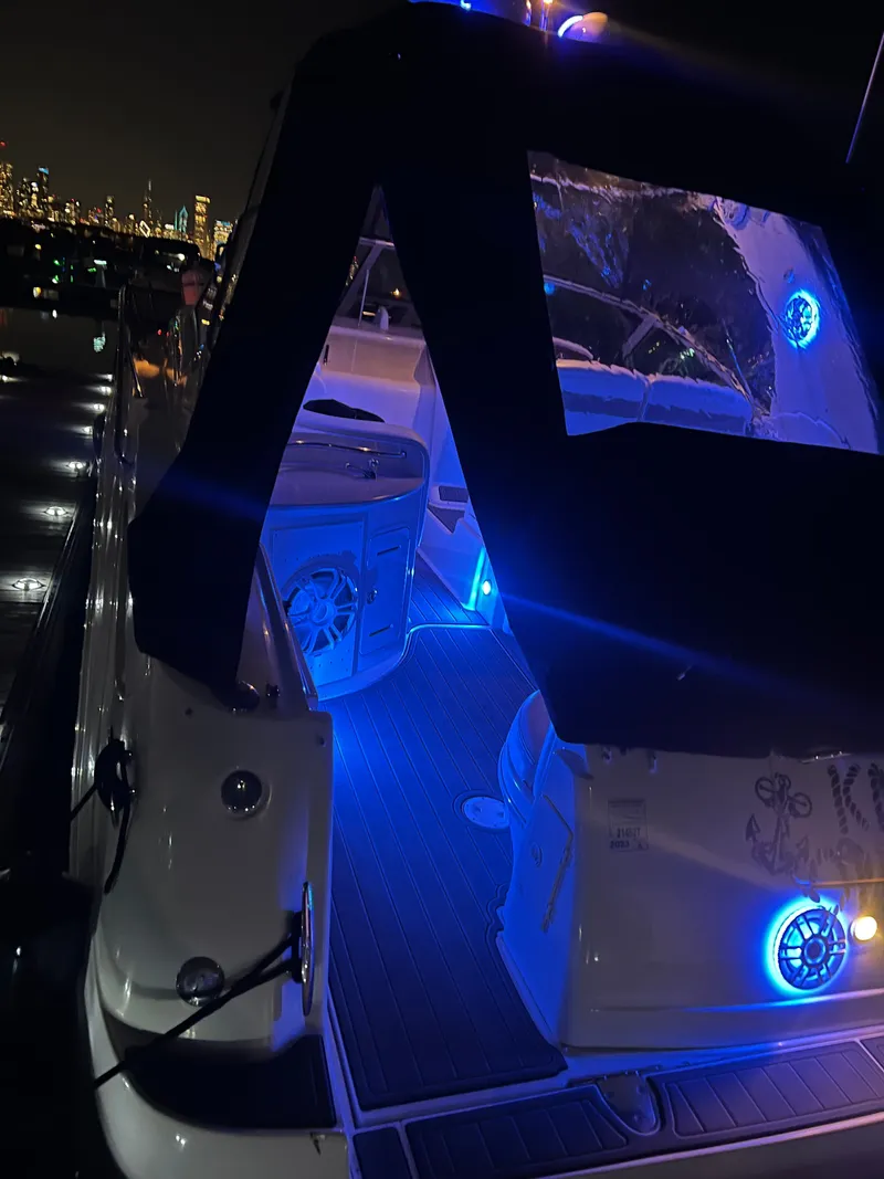 Slide: The Image of Sea Ray Sundancer 320 2006 - 32