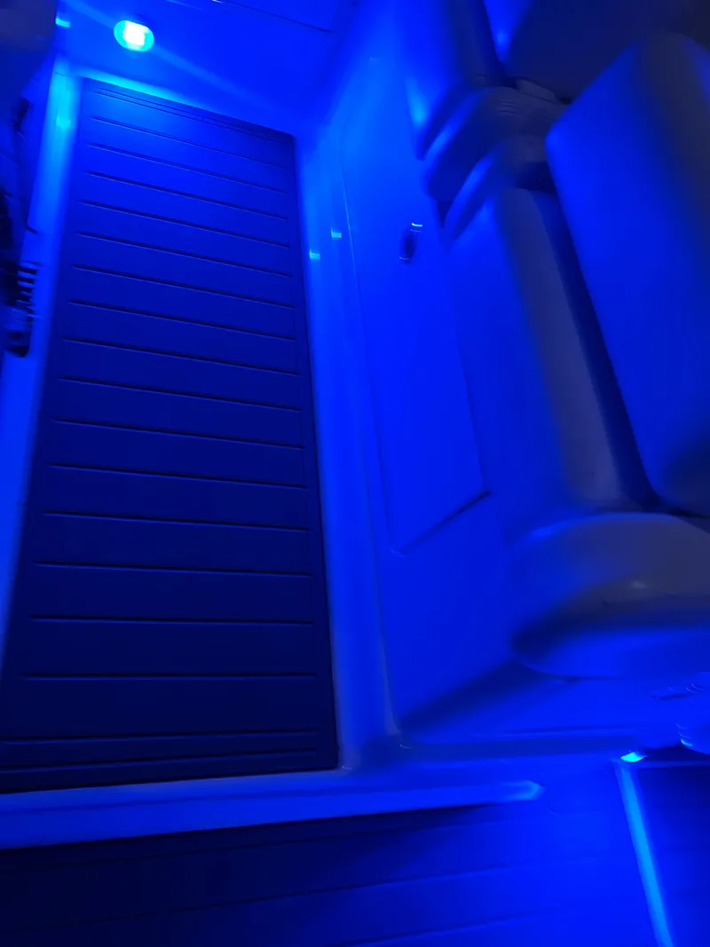 Slide: The Image of Sea Ray Sundancer 320 2006 - 35