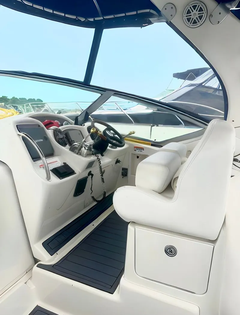 Slide: The Image of Sea Ray Sundancer 320 2006 - 39