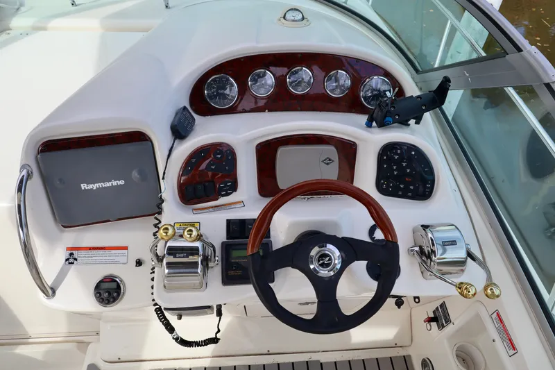 Slide: The Image of Sea Ray Sundancer 320 2006 - 9