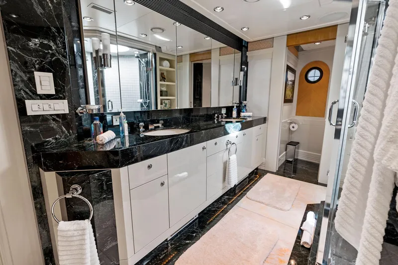 Slide: The Image of Master Bathroom - 35