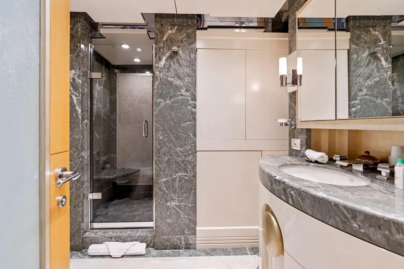 Slide: The Image of VIP Bathroom - 44