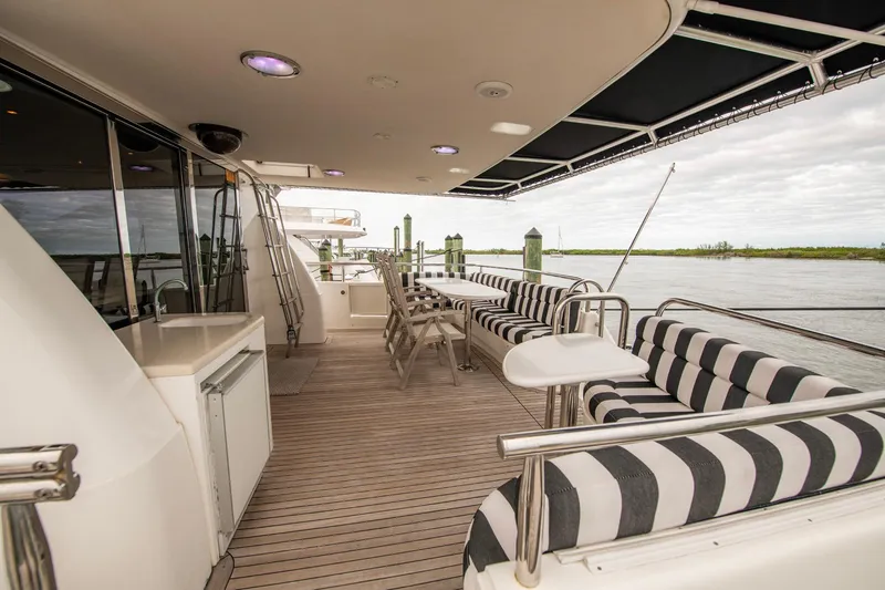 Slide: The Image of Lazzara Yachts 76 Motor Yacht 1997 - 58