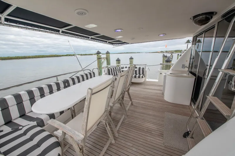 Slide: The Image of Lazzara Yachts 76 Motor Yacht 1997 - 60