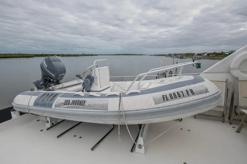 Slide: The Image of Lazzara Yachts 76 Motor Yacht 1997 - 78