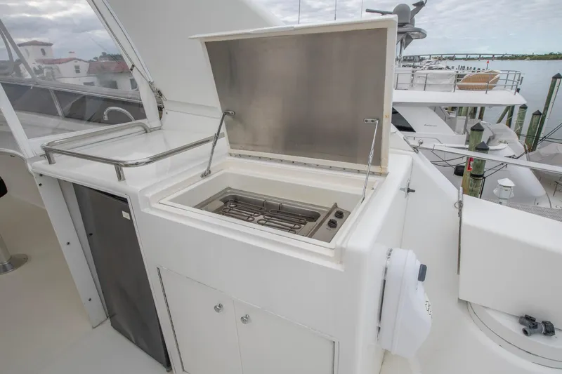 Slide: The Image of Lazzara Yachts 76 Motor Yacht 1997 - 82