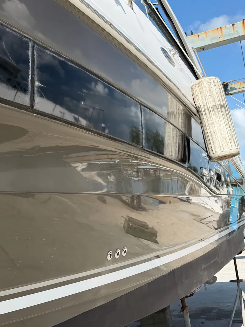 Slide: The Image of Sea Ray 370 Venture 2014 - 11