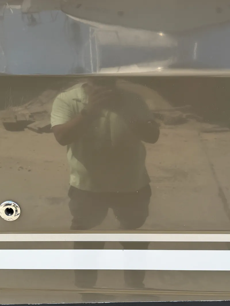 Slide: The Image of Sea Ray 370 Venture 2014 - 12