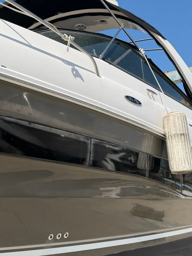 Slide: The Image of Sea Ray 370 Venture 2014 - 14