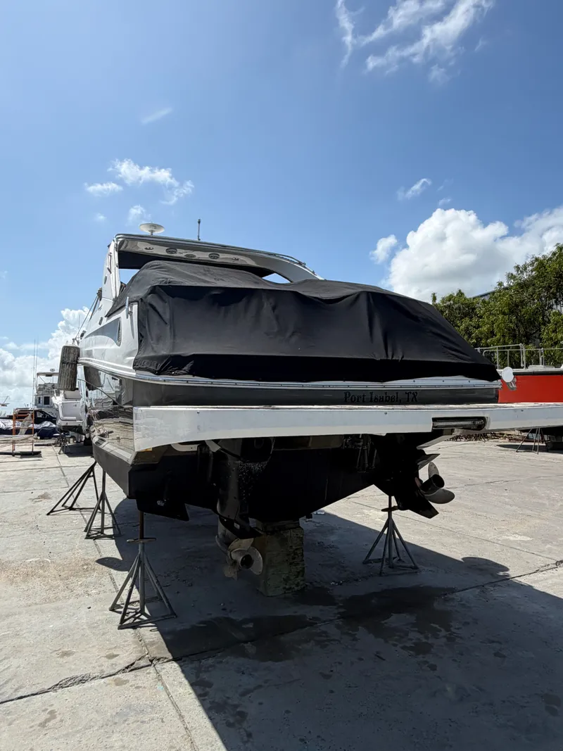 Slide: The Image of Sea Ray 370 Venture 2014 - 16