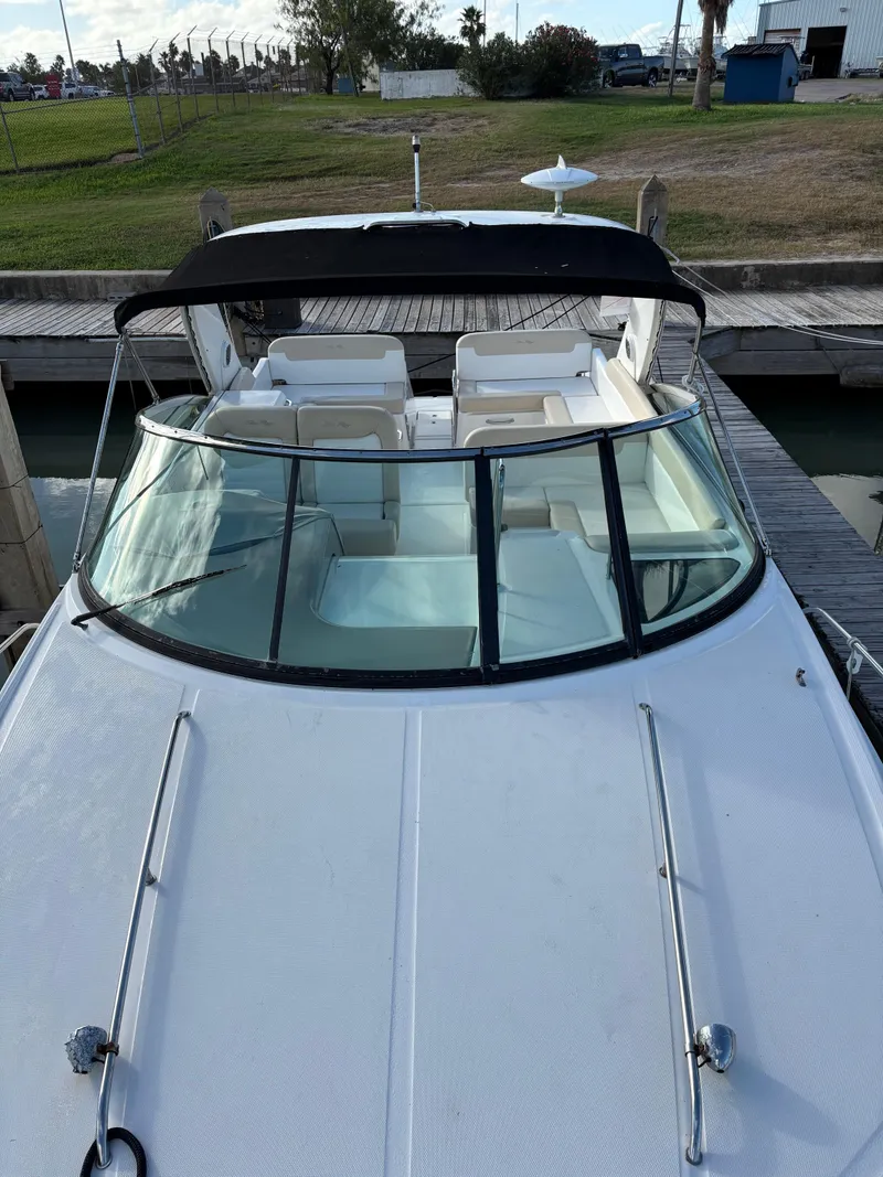 Slide: The Image of Sea Ray 370 Venture 2014 - 19