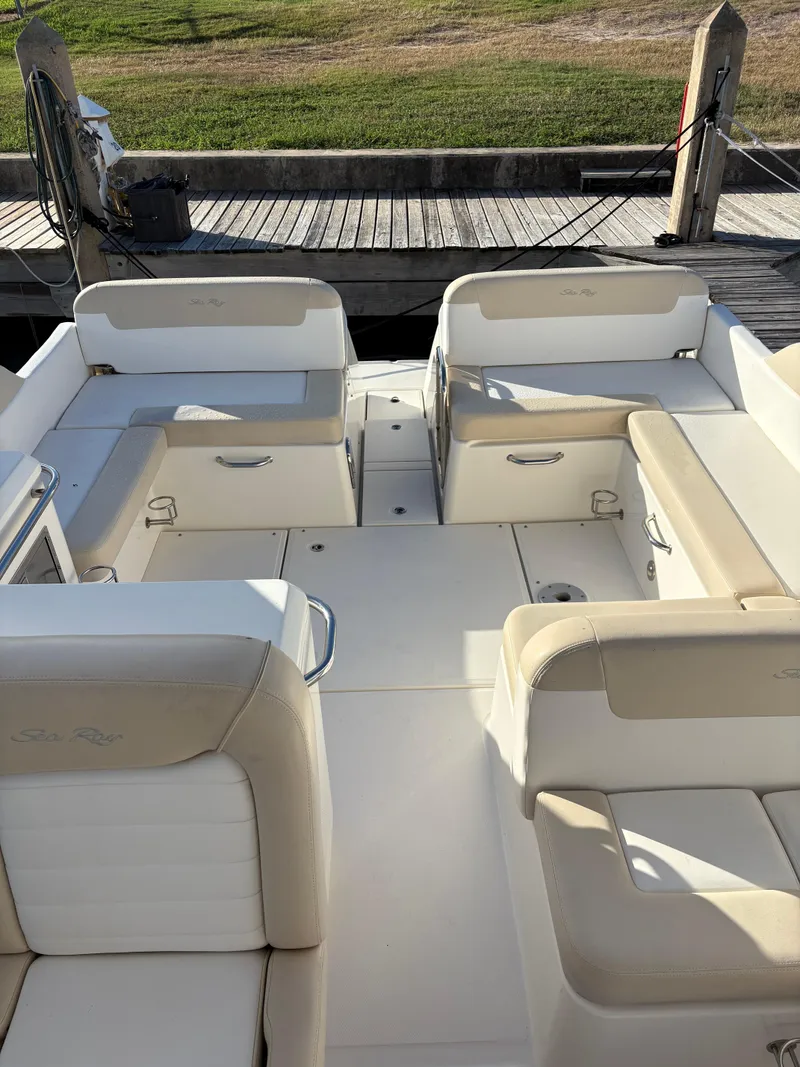 Slide: The Image of Sea Ray 370 Venture 2014 - 34