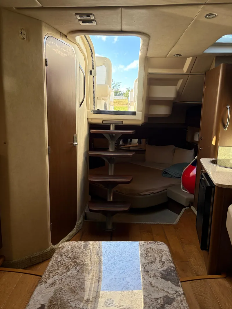 Slide: The Image of Sea Ray 370 Venture 2014 - 39