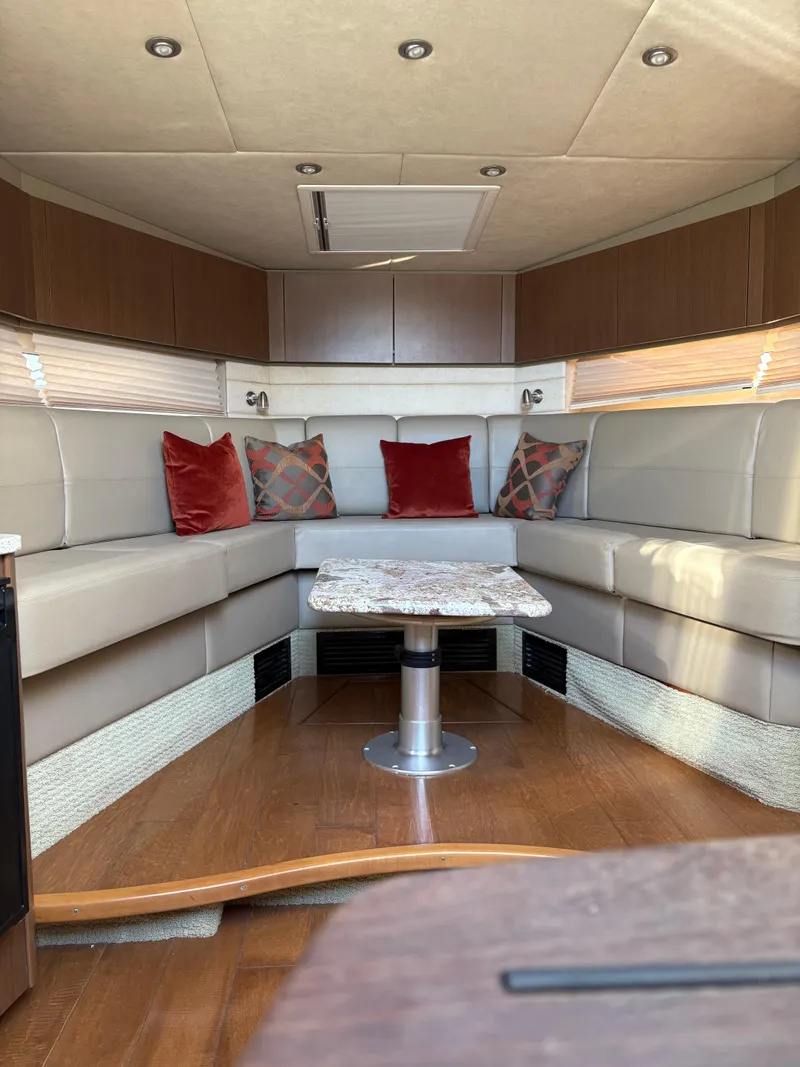 Slide: The Image of Sea Ray 370 Venture 2014 - 42