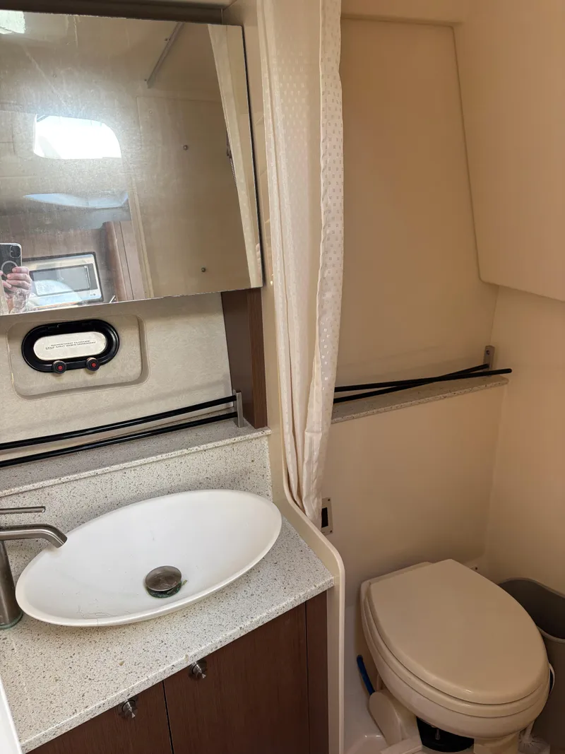 Slide: The Image of Sea Ray 370 Venture 2014 - 45