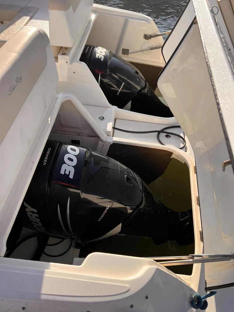 Slide: The Image of Sea Ray 370 Venture 2014 - 49