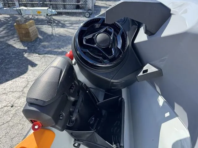 Slide: The Image of Sea-Doo FISH PRO 2025 - 11