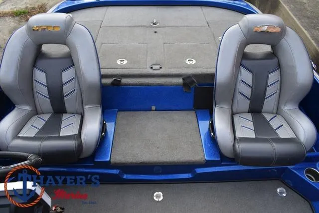 Slide: The Image of 2018 Nitro Z21 boat interior with dual gray and black seats. - 23
