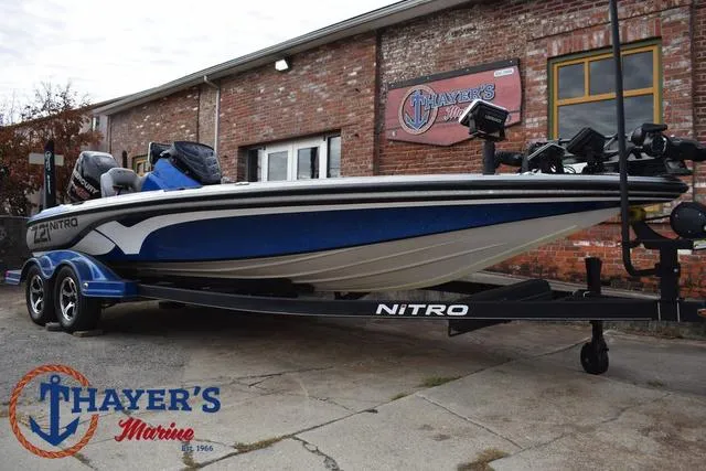 Slide: The Image of 2018 Nitro Z21 boat at Thayer's Marine dealership. - 40