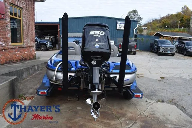 Slide: The Image of 2018 Nitro Z21 boat with 250 Pro motor at Thayer's Marine dealership. - 9