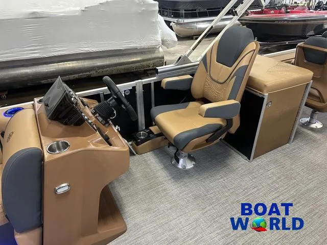 Slide: The Image of Tahoe Geofish 2385 Rear Fish Tritoon & Honda 4-Stroke EF 2025 - 10