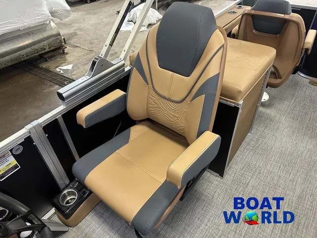 Slide: The Image of Tahoe Geofish 2385 Rear Fish Tritoon & Honda 4-Stroke EF 2025 - 11