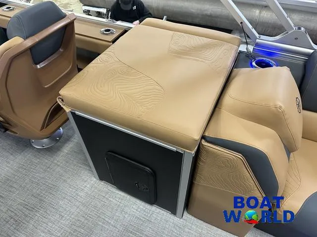 Slide: The Image of Tahoe Geofish 2385 Rear Fish Tritoon & Honda 4-Stroke EF 2025 - 17