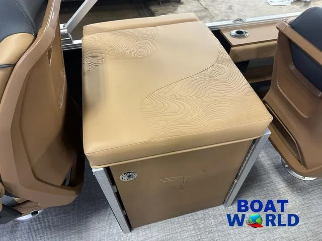 Slide: The Image of Tahoe Geofish 2385 Rear Fish Tritoon & Honda 4-Stroke EF 2025 - 19