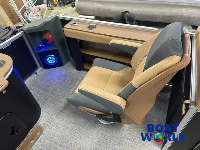 Slide: The Image of Tahoe Geofish 2385 Rear Fish Tritoon & Honda 4-Stroke EF 2025 - 21