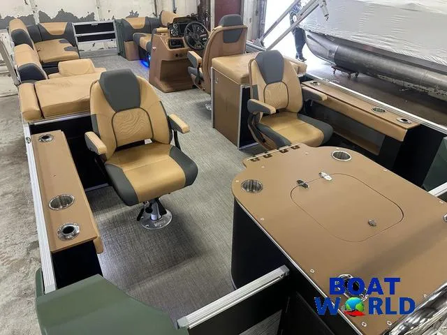 Slide: The Image of Tahoe Geofish 2385 Rear Fish Tritoon & Honda 4-Stroke EF 2025 - 31