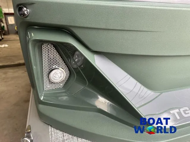 Slide: The Image of Tahoe Geofish 2385 Rear Fish Tritoon & Honda 4-Stroke EF 2025 - 41