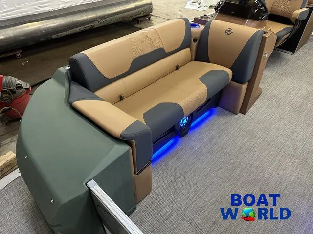 Slide: The Image of Tahoe Geofish 2385 Rear Fish Tritoon & Honda 4-Stroke EF 2025 - 7