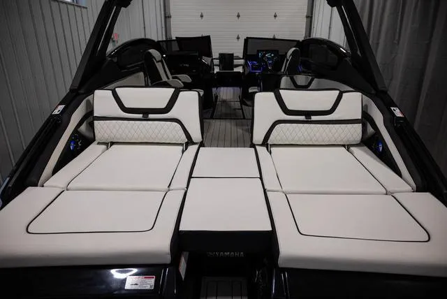 Slide: The Image of Yamaha 275SD 2025 - 19