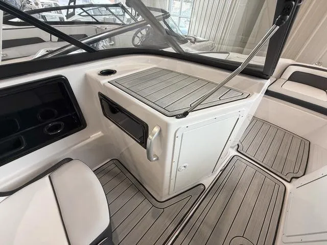 Slide: The Image of Yamaha 195S 2025 - 14