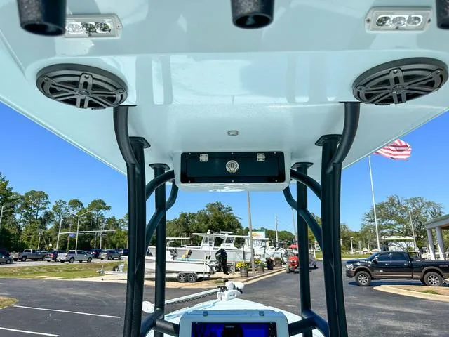 Slide: The Image of East Cape 25 Hybrid 2024 - 28