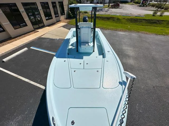 Slide: The Image of East Cape 25 Hybrid 2024 - 33