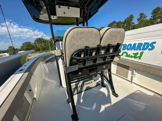 Slide: The Image of Sea Pro 242 Center Console 2024 - 10
