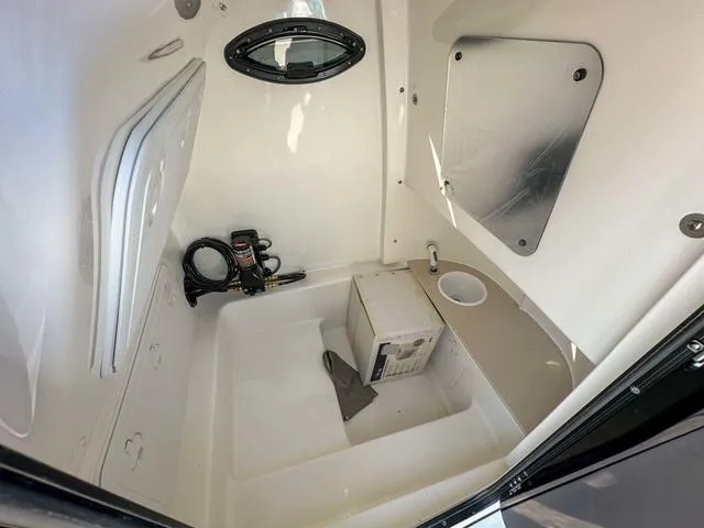 Slide: The Image of Sea Pro 242 Center Console 2024 - 20