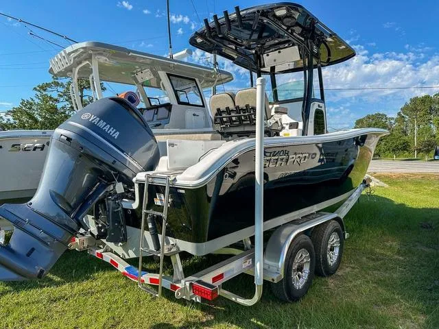 Slide: The Image of Sea Pro 242 Center Console 2024 - 3