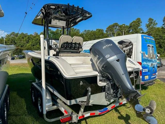 Slide: The Image of Sea Pro 242 Center Console 2024 - 4
