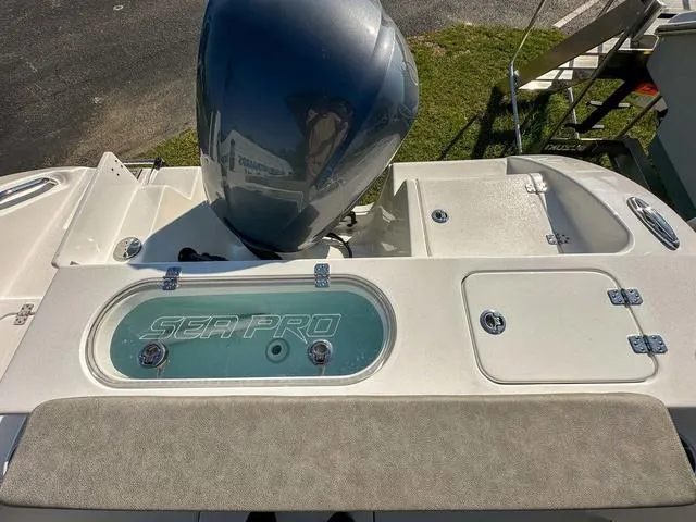 Slide: The Image of Sea Pro 242 Center Console 2024 - 9