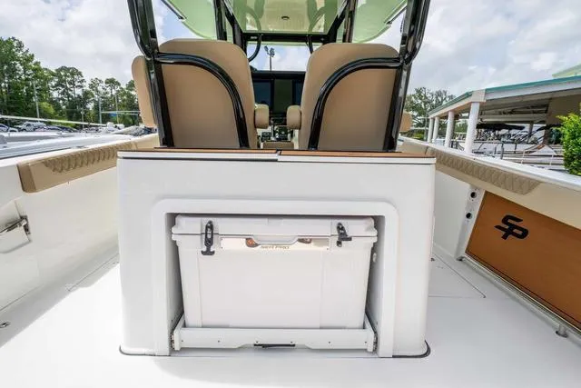 Slide: The Image of Sea Pro 322 Offshore 2025 - 11